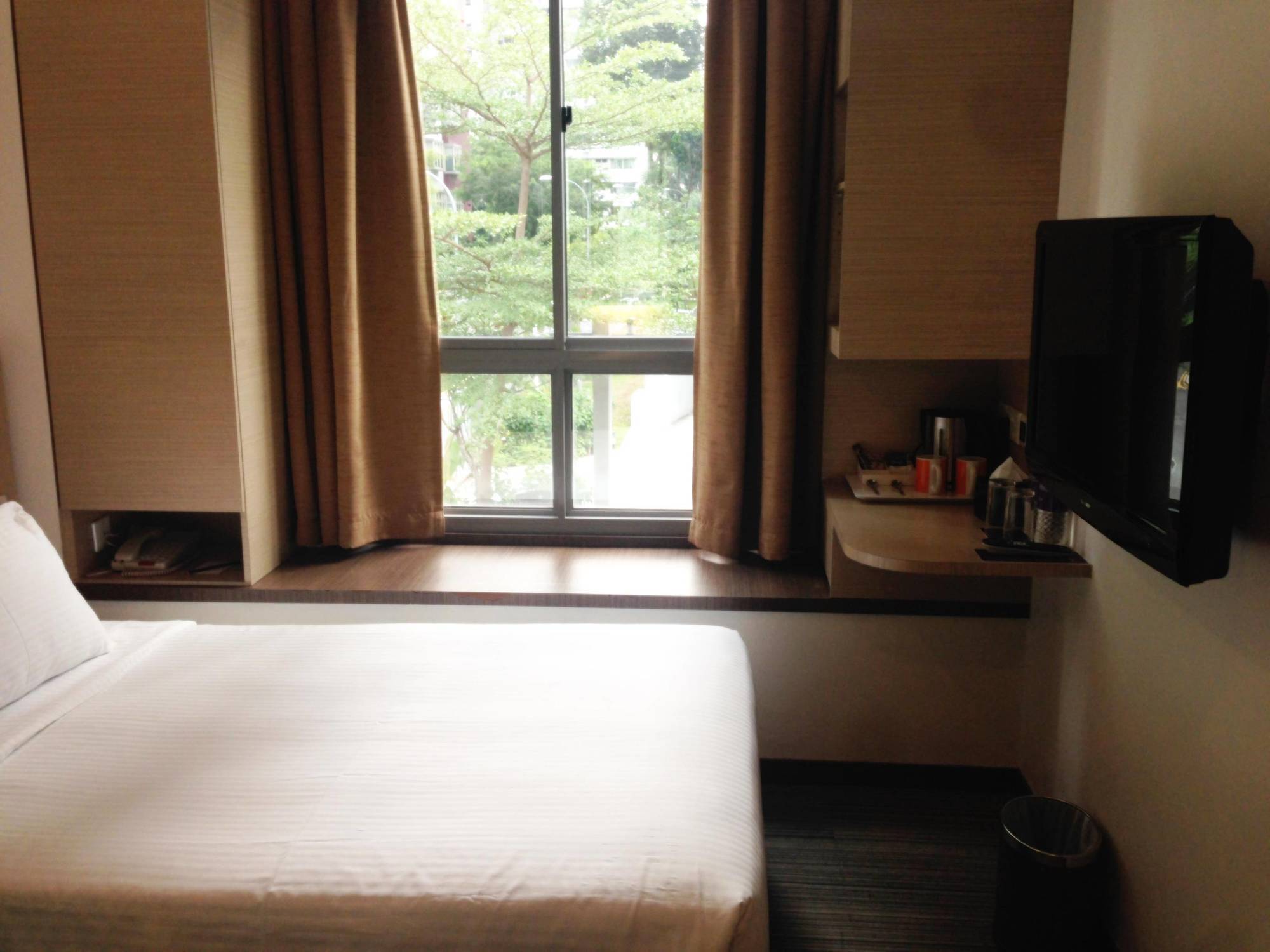 Aqueen Balestier Khách sạn 3*