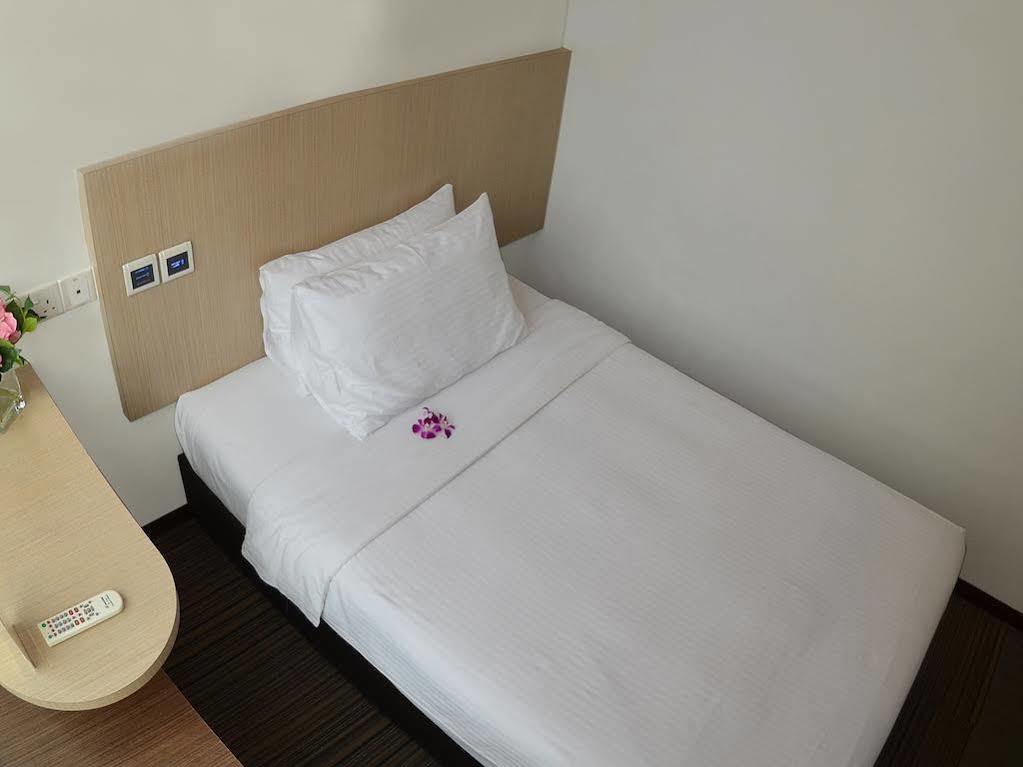 Aqueen Balestier Khách sạn Singapore